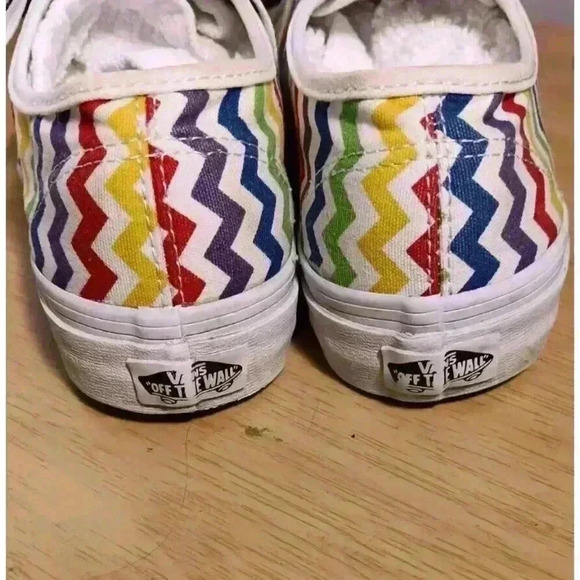 Vans Off the Wall Rainbow Zig Zag Chevron shoes Womens 6.5 Mens 5.0 Stripes - Picture 3 of 6